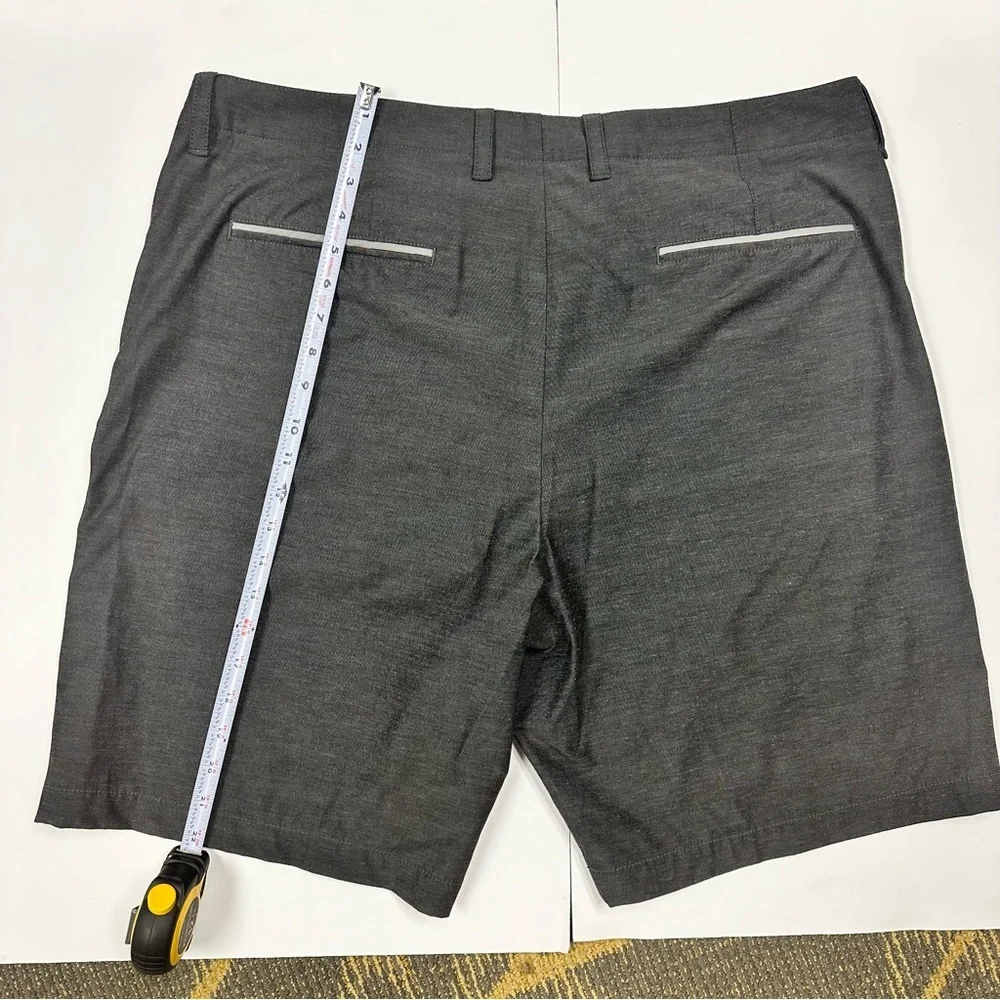Tommy Bahama- Men’s Gray Athletic Marlin Shorts, Size 40